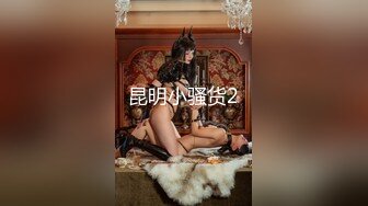 厕所偷拍红色高跟美女发现了镜头依然尿