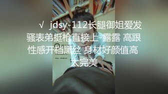 屌丝门缝下偷窥女邻居洗澡在手淫 故意压着嗓子淫笑了几声,妹子瞬间动作僵硬住了.