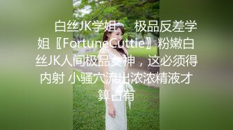 小情侣 在沙发爱爱 大奶女友很主动对着鸡吧往里顶 快枪手无套是爽 差点内射