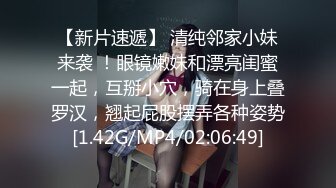 【欧美无套系列】足控福音~高颜值边舔脚边被插,最后射在脚上！