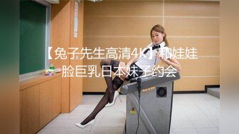 十月新流出魔手外购厕拍牛人手持设备 潜入商场多角度偷拍美女尿尿