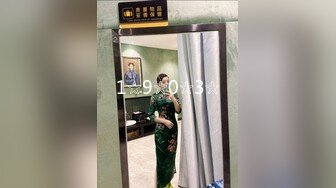 花臂纹身小太妹 自述从小叛逆被爸爸吊起来打