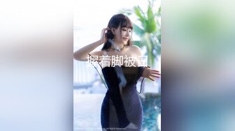 公共厕所偷拍到两个小美女