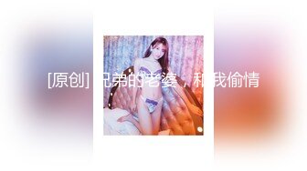 商场白色隔板全景后拍多位美女尿尿2 (4)