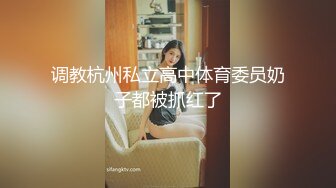 真羡慕大叔能找一个这么漂亮的女朋友大半天的也要打一炮解解馋,可惜鸡巴不争气,抹了印度神油都不顶用,还是几分钟就完事