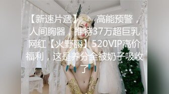 商场白色隔板全景后拍多位美女尿尿1 (3)