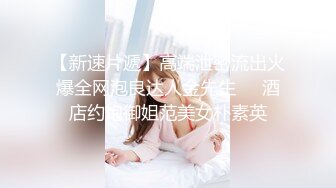 皮城守卫美女扛着枪保卫家园还不忘给同伴擦枪